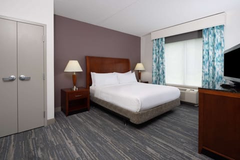 Suite, 1 Bedroom, Jetted Tub | In-room safe, iron/ironing board, cribs/infant beds, rollaway beds