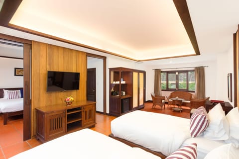 Family Suite | Living area | Flat-screen TV