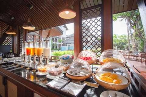 Daily buffet breakfast (THB 500 per person)