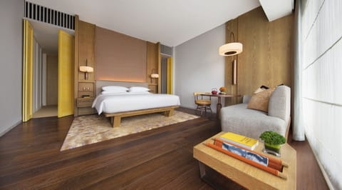 Room, 1 King Bed | 1 bedroom, premium bedding, minibar, in-room safe