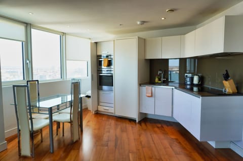 Apartment, 2 Bedrooms, Balcony | Private kitchen | Fridge, microwave, oven, stovetop