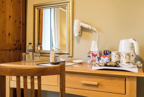 Standard Double Room, Ensuite (no dogs) | Individually decorated, desk, blackout drapes, free WiFi