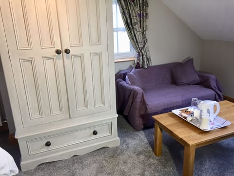 Luxury Double Room, Ensuite, Garden View (Maggies Room) | Egyptian cotton sheets, premium bedding, in-room safe