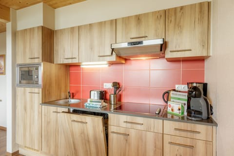 Deluxe cottage, 2 bedrooms | Free WiFi, bed sheets