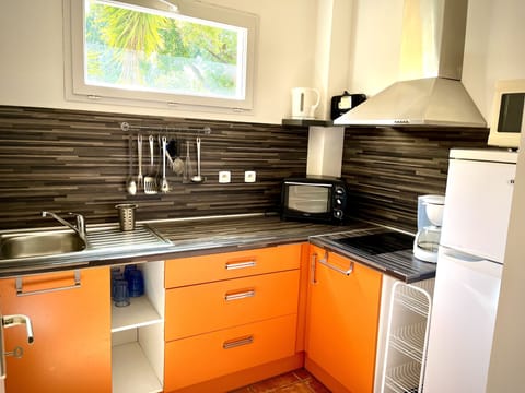 Villa, 1 Bedroom | Private kitchen | Fridge, microwave, stovetop, coffee/tea maker