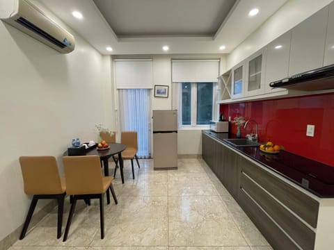 1 Bedroom Apartment | Private kitchen | Full-size fridge, microwave, stovetop, electric kettle