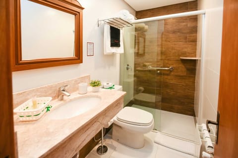 Deluxe Double Room, Balcony, Garden View | Bathroom | Shower, hair dryer, towels