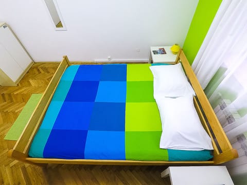 Double Room, Shared Bathroom | In-room safe, free WiFi, bed sheets