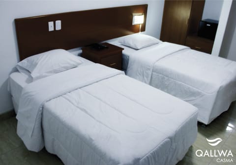 Twin Room | Minibar, desk, rollaway beds, free WiFi