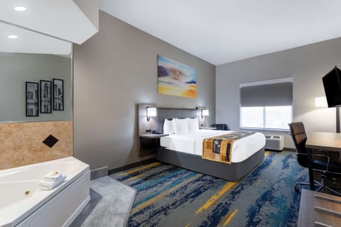 Superior Suite, 1 King Bed, Non Smoking | Premium bedding, in-room safe, desk, laptop workspace