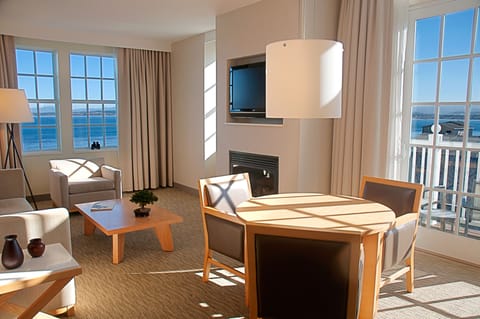 Suite, 1 Bedroom, Balcony, Oceanfront (Dining) | In-room safe, desk, blackout drapes, iron/ironing board