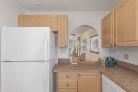 Condo, 2 Bedrooms, Balcony, Partial Ocean View | Private kitchen | Full-size fridge, microwave, oven, stovetop