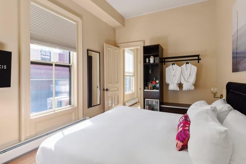 Signature Room, 1 King Bed | View from room