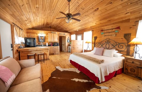 Panoramic Cabin, 1 King Bed, Hot Tub, Hill View | Egyptian cotton sheets, individually decorated, individually furnished