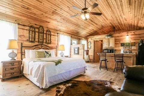 Exclusive Cabin, 1 King Bed, Hot Tub, Hill View | Egyptian cotton sheets, individually decorated, individually furnished