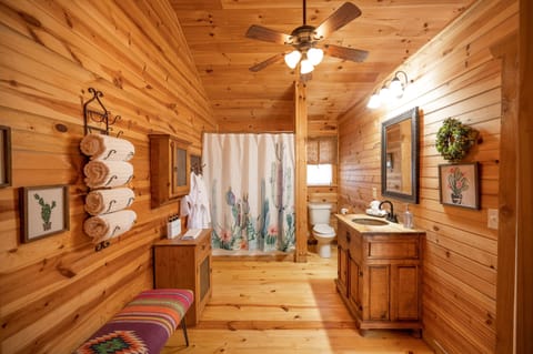 Luxury Cabin, 1 King Bed, Hot Tub, Hill View | Bathroom | Free toiletries, hair dryer, bathrobes, towels