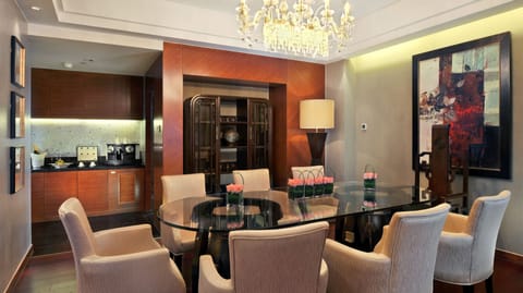 Presidential Suite | Dining room