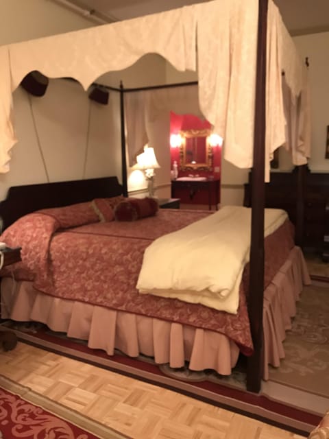 Standard Double Room, Ensuite (Barnside Empire Luxury Su)