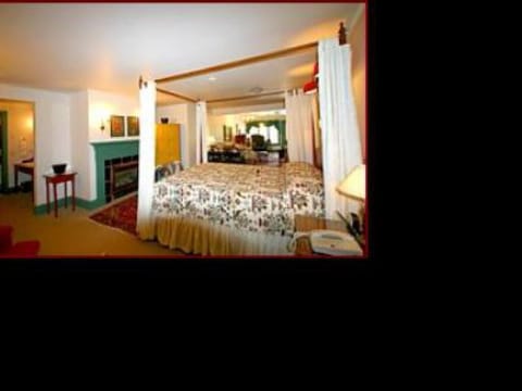 Luxury Double Room, Ensuite (Early American Suite 201)