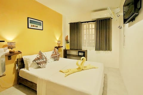 Standard Double Room | Minibar, in-room safe, free WiFi, bed sheets