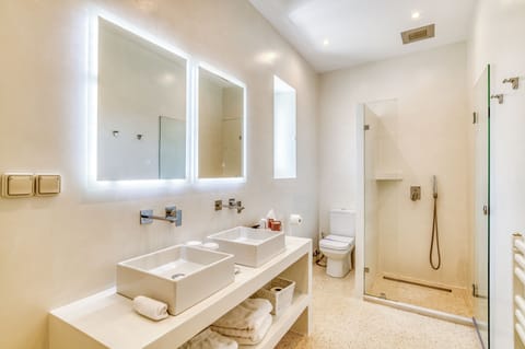 Apartment, 1 Bedroom, Garden View (Naxos) | Bathroom | Shower, designer toiletries, hair dryer, bathrobes