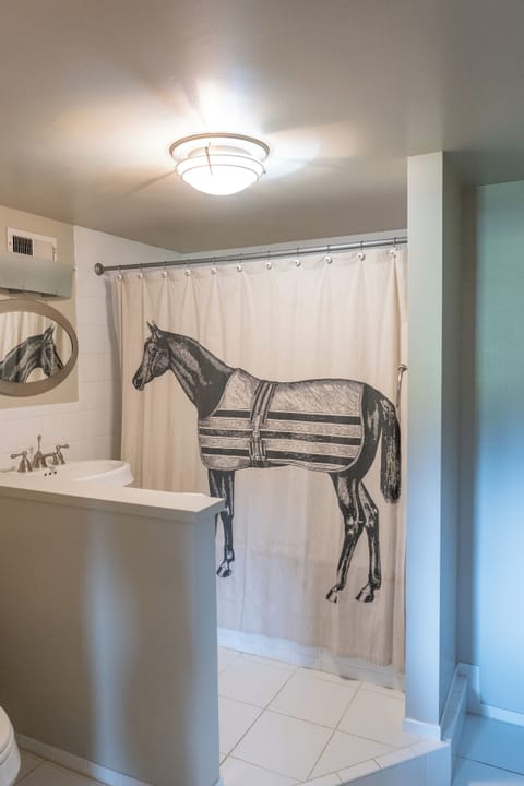 Standard Room, 2 Queen Beds, Non Smoking | Bathroom | Free toiletries, bathrobes, towels, soap