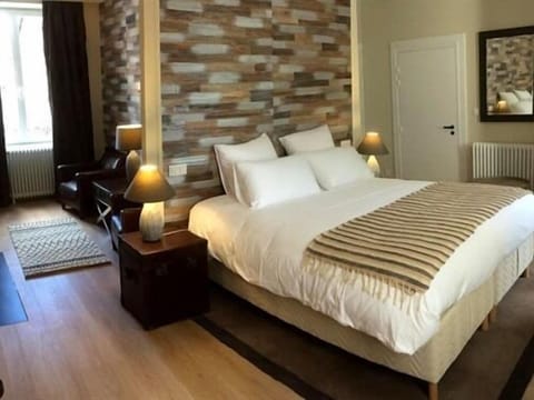 Comfort Double Room, Private Bathroom (Bois)