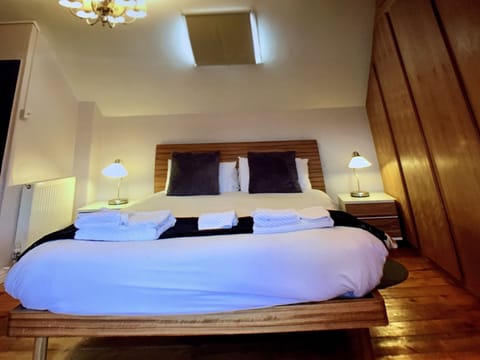 Family Double Room, Ensuite | Egyptian cotton sheets, individually decorated, individually furnished