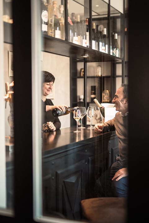 Lunch and dinner served, French cuisine