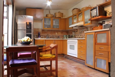 Classic Double Room, Non Smoking, Balcony | Shared kitchen | Coffee/tea maker