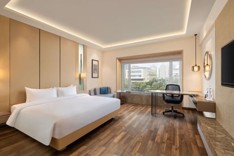 Business Room (Business Class) | Premium bedding, minibar, in-room safe, desk