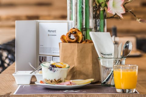 Daily continental breakfast (EUR 14.50 per person)