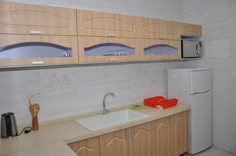 Apartment (Renoir) | In-room safe, soundproofing, iron/ironing board, free WiFi