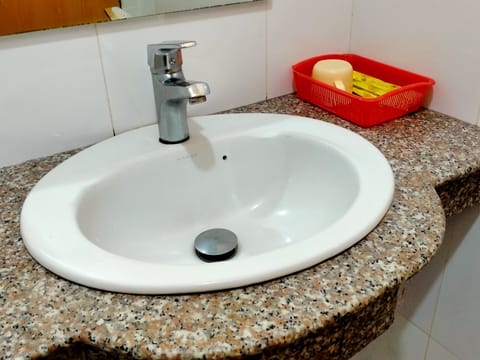 Double Room (Air Conditioning) | Bathroom | Shower, free toiletries, towels