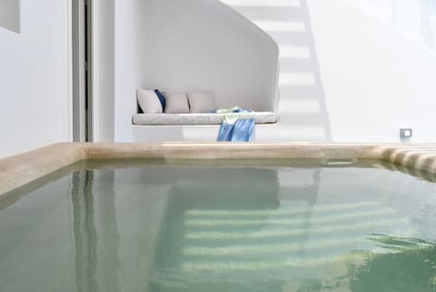 Deluxe Villa | Private spa tub