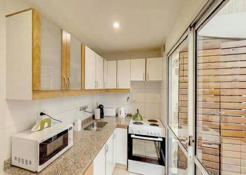 Standard Apartment, 1 Bedroom | Private kitchen | Microwave, oven, toaster, blender