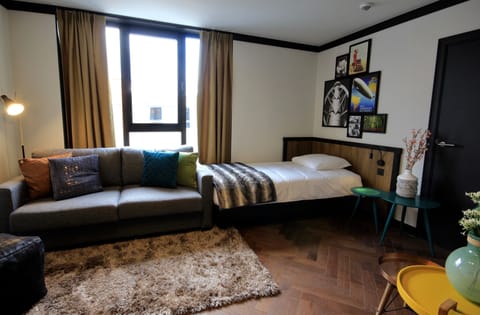 32-inch flat-screen TV with cable channels, TV