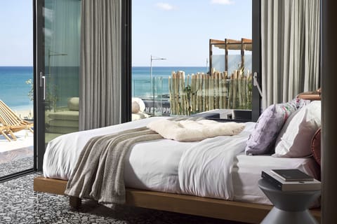 Suite, Sea View (King with Outdoor Jetted tub) | Premium bedding, pillowtop beds, in-room safe, individually decorated