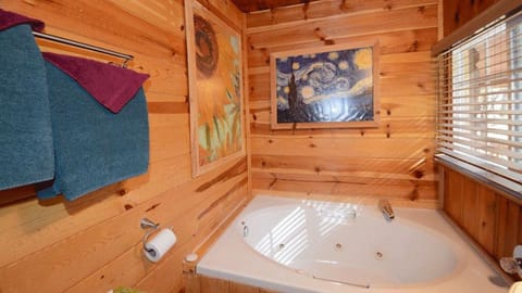 Cabin | Bathroom | Hair dryer, towels