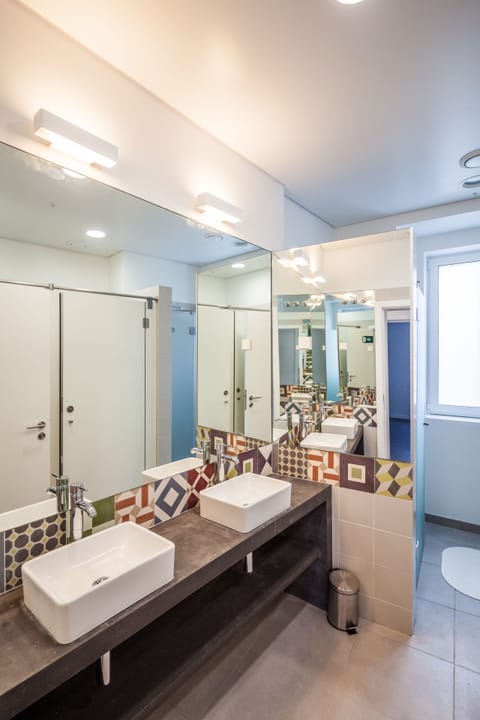 Standard Double or Twin Room, Shared Bathroom | Bathroom sink