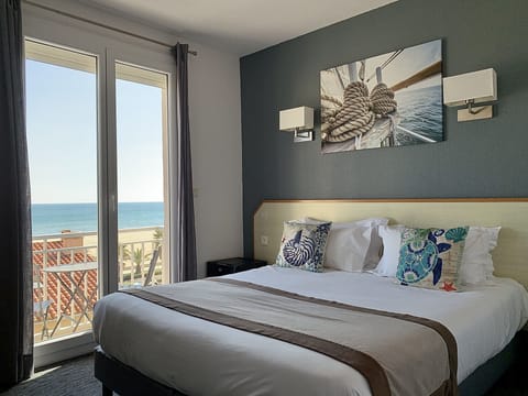 Comfort Double Room, Sea View | In-room safe, desk, iron/ironing board, free WiFi