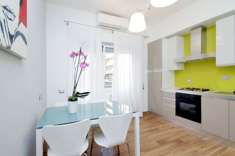 Hera apartment living roon