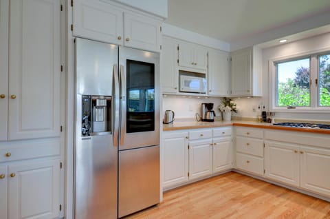 Kitchen high-end appliances