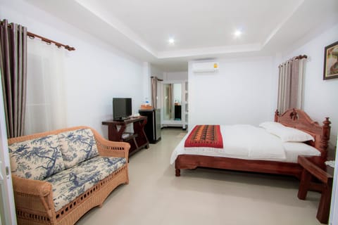 In-room safe, rollaway beds, free WiFi, bed sheets