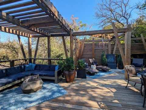 Side deck part of OVER 1800 s.f. of outside decks and balconies at this rental