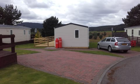 The approach to the chalet