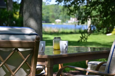 Patio dinette seats 6 + seating for 4 around fire pit for outside meals/snacks