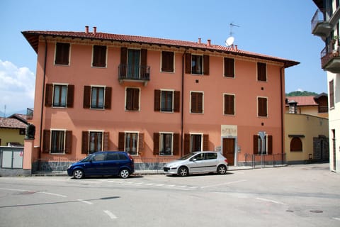 Outside of building with parking - not allocated