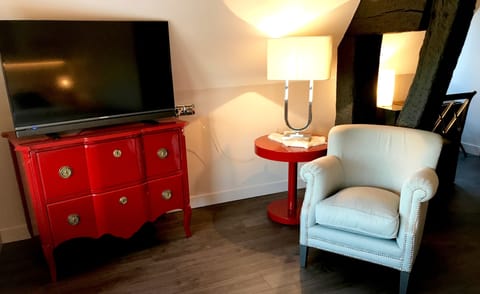 In-room safe, soundproofing, free WiFi, wheelchair access