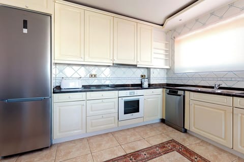 Superior Apartment, 2 Bedrooms | Private kitchen | Mini-fridge, microwave, stovetop, espresso maker